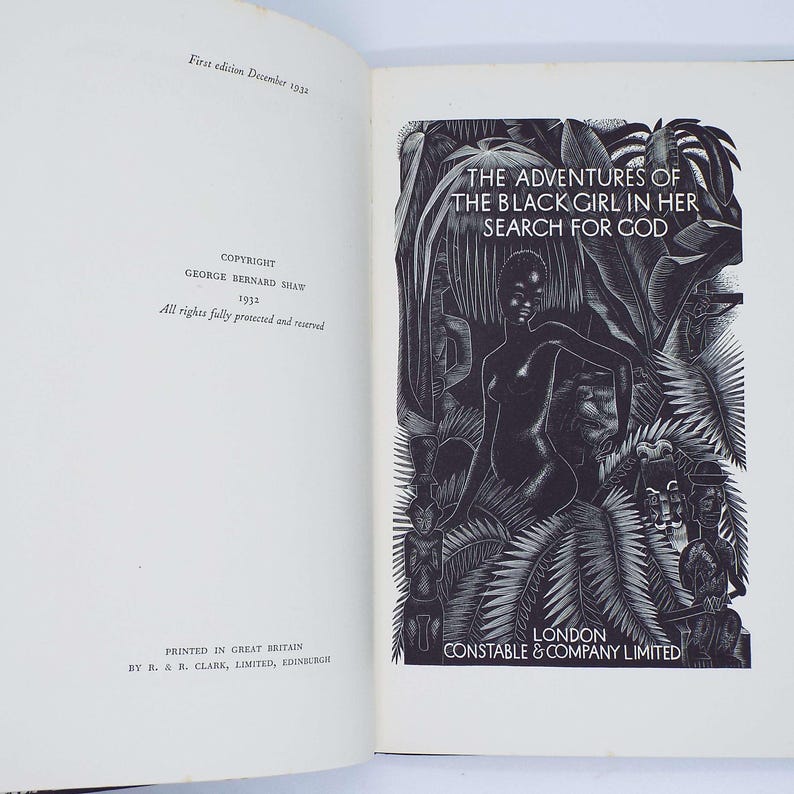 Puede incluir: Un libro abierto con el t&iacute;tulo "The Adventures of the Black Girl in Her Search for God". La ilustraci&oacute;n de la portada es un dibujo en blanco y negro de una mujer en un entorno selv&aacute;tico. La p&aacute;gina izquierda contiene informaci&oacute;n de copyright.