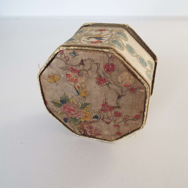 Antique 1920's Shari Langlois New York Powder Box Silk Powder Box Cerisier Fleur Papillons Vanity Storage