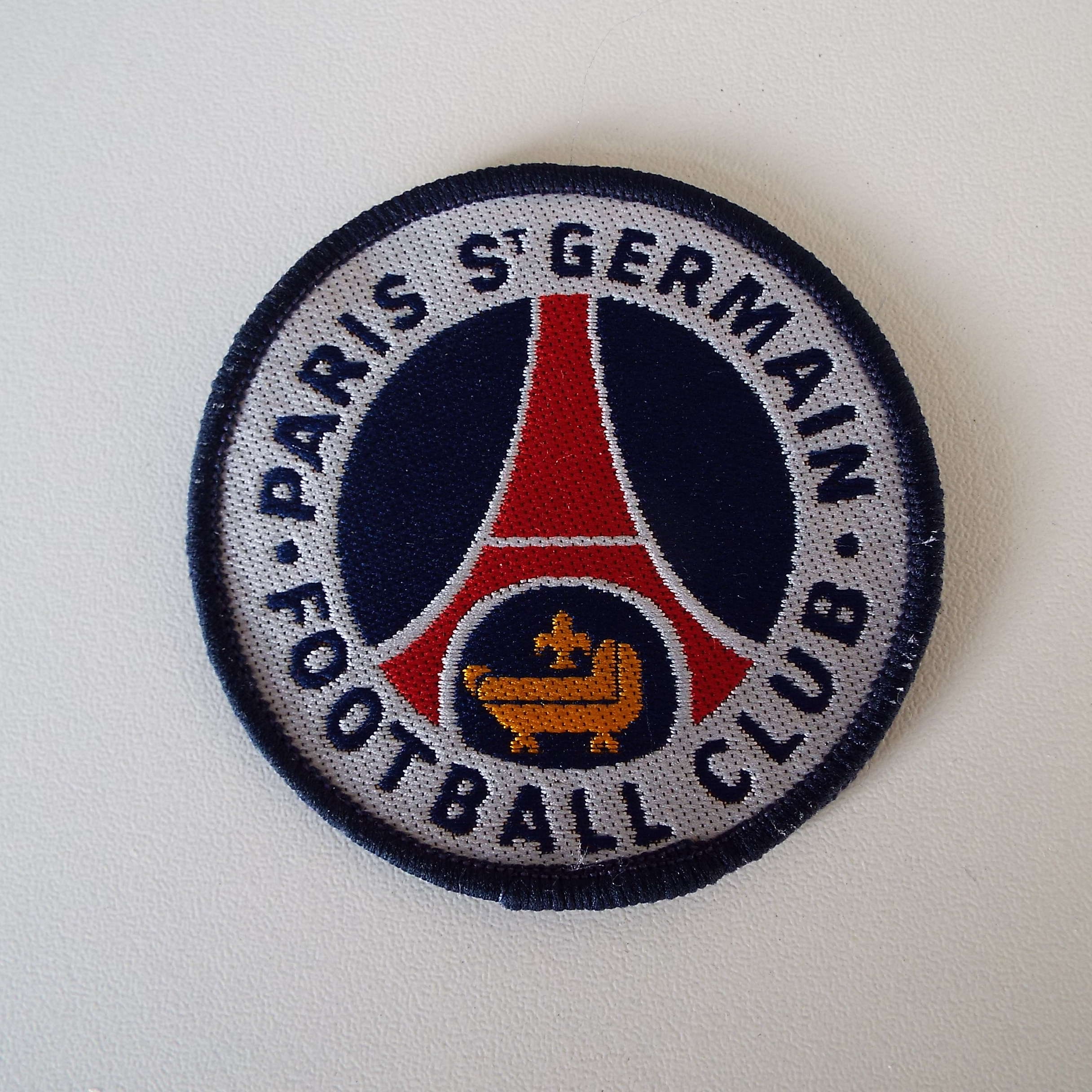 Buy Vintage Paris Saint-Germain Logo Crossbody Bag 'Red' - 4692