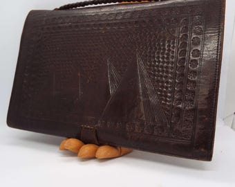 Bolso vintage de cuero repujado, estilo renacimiento egipcio, con asa superior, años 30