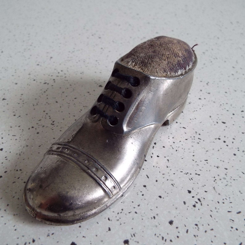 Antique Shoe Pin Cushion Vintage Silver Metal Lace Up Shoe Pin Cushion Novelty 1910/'s 1920/'s Boot Pin Cushion Sewing Collectable