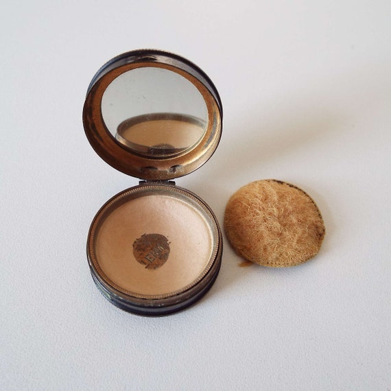 Vintage 1920's Eastern Foam Powder Compact Embossed E… - Gem