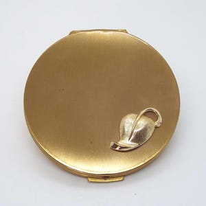 Vintage Stratton Powder Compact Leaf Design 1950&#39;s 1960&#39;s Powder Compact Vanity Storage Brushed Gold Tone Compact Unused Condition