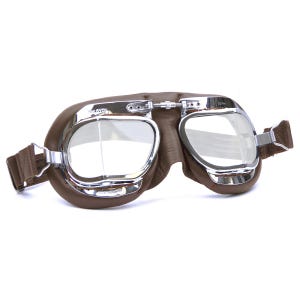 Puede incluir: Gafas de aviador de cuero marrón con lentes transparentes y marco de metal. Las gafas tienen una correa que va alrededor de la cabeza.