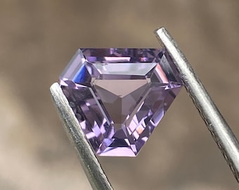 Stunning Lavender Spinel 100% natural 1.2 Cts, triangle Spinel, loose Spinel gemstone for Ring Pendant Necklace jewelry making