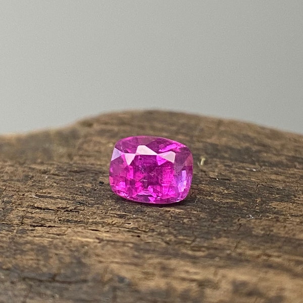 Hot Pink Sapphire 0.5 cts Natural Rectangle cut Ceylon loose gemstone very special gift for your loved ones and custom jewelry ring unique