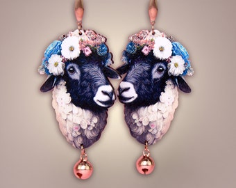 SHEEPY HOLLOW ++ Oorbellen stud oorbellen sieraden cadeau vintage stijl schapen sieraden schapenklokken rosé gouden bloemen boho