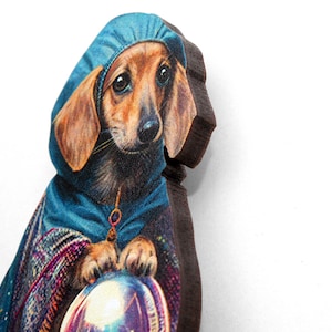 WIENER OF FORTUNE broche badge broche teckel teckel costume clairvoyant diseuse de bonne aventure boule de cristal bijoux vintage chien collage image 2