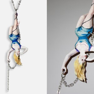 UPSIDE DOWN ++ Schmuck Zirkus fliegende Artisten Artist Akrobaten Trapezkünstler vintage cirque Karneval 20er 30er Jahre art deco Tänzerin