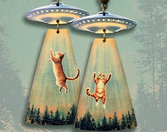 KITTY UP ++ surreal vintage styled illustration ginger cat beamed up by ufo U.F.O. funny jewelry earrings studs