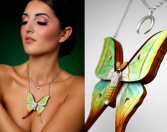 LUNA MOTH ++ Große Kette mit vintage-Motiv Motte Schmetterling Falter Flügel Holz Lasercut Tiere Geschenk Gothic Punk Mond Nachtfalter