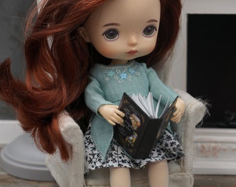 20cm人形用のビーズスカートと刺繍付きの手作りの青い花柄ドレス - Monst Xiaomi、Blythe、Holola、MZZMに適合します。人形用の服。