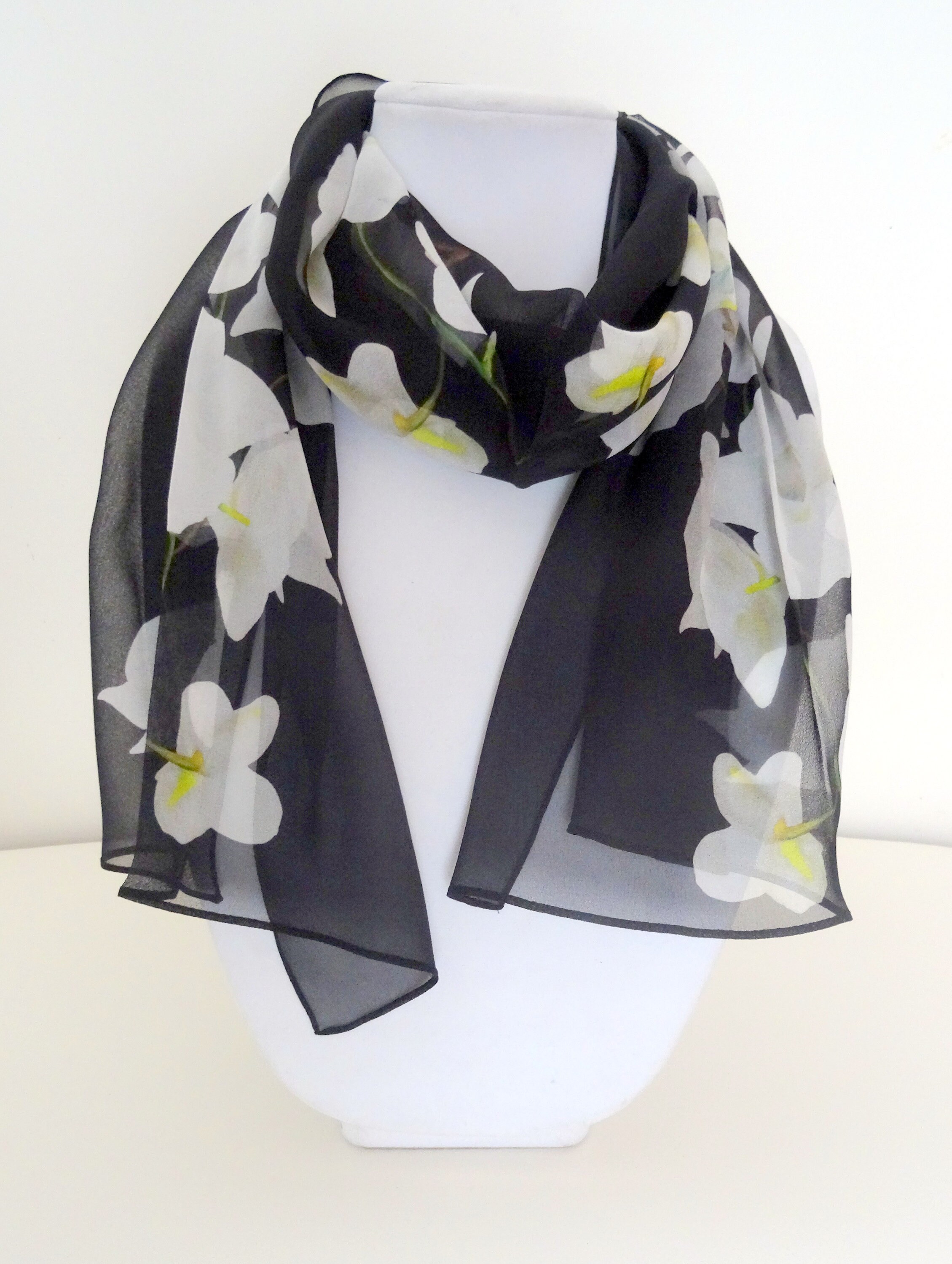 【関税・送料込み】BLACK SILKWOOL BLEND ORCHID SKELETON SCARF Whisper Silk Scarf | EILEEN FISHER