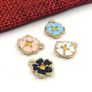 Enamel Flower Charms, Daisy Earring Charm, Gold tone, Dainty flower pendant, Necklace bracelet Jewelry, Findings Components, Wholesale