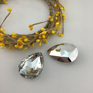 Lot De 200 Strass En Forme De Larme - Résine à Double Trou Pour Couture, Déco Vêtements, DIY, Scrapbooking - Blanc & Multicolore