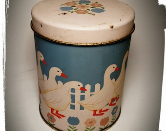 Collectible Bicuit Tin with Ducks and Fence / Duck Artwork by CR / Storage Tin Box / Candy Tin/Gift Tin/Coookie Tin/Best Gift Idea / F1264