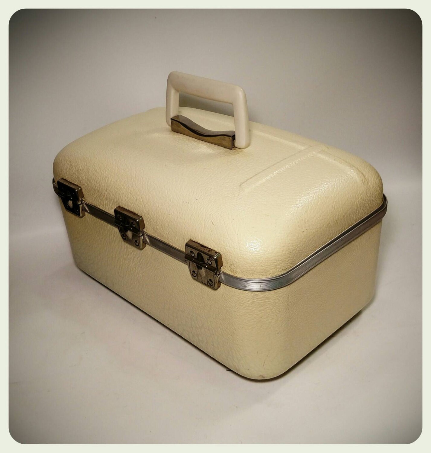 Vintage Train Case in Cream White Plastic/hard Shell Cosmetic Etsy