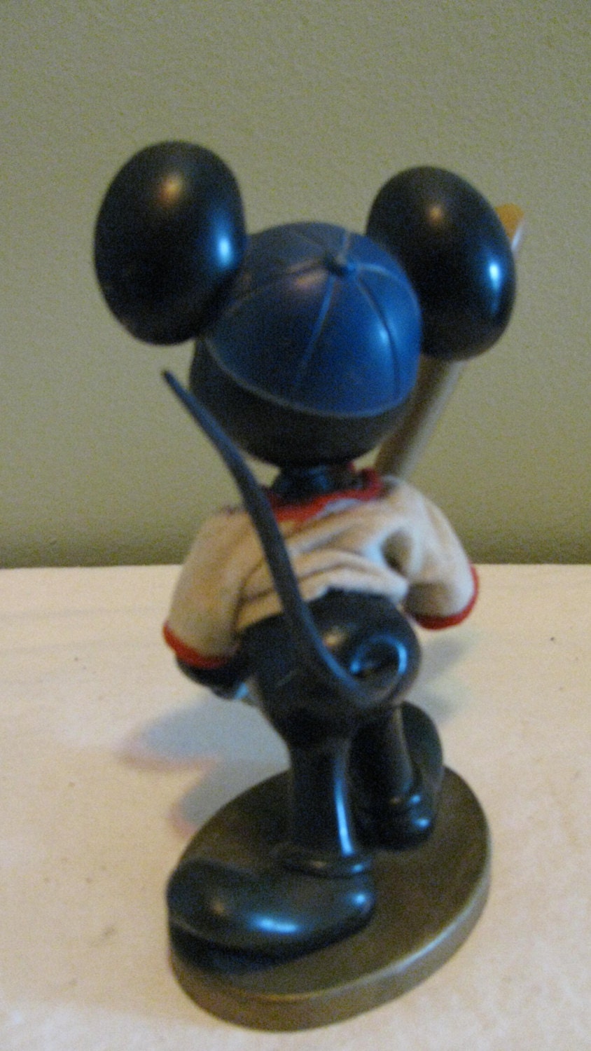 collectible mickey mouse figurines