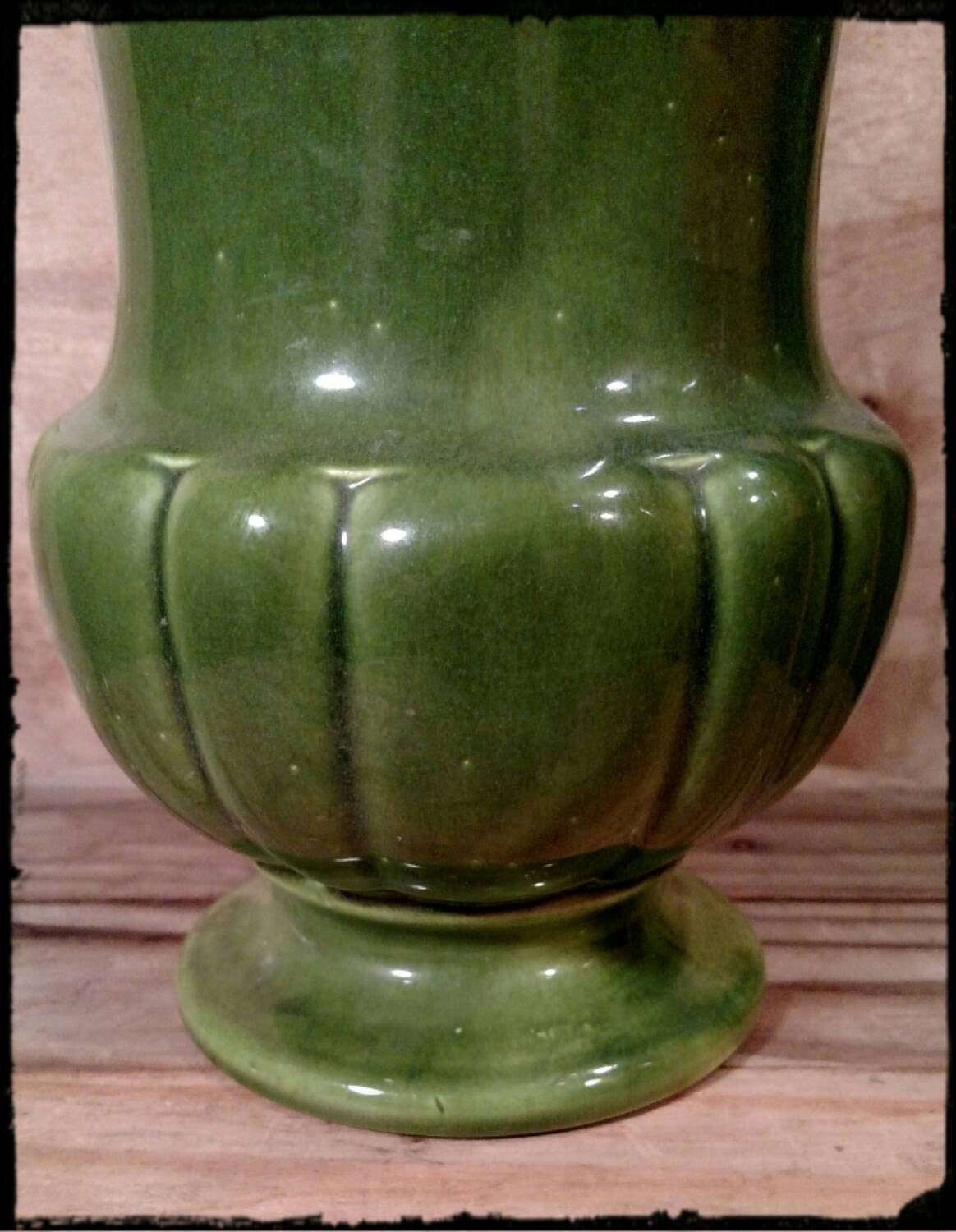 Vintage Haeger Vase Large Green no 669 / USA Pottery / Collectible Vase