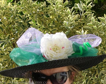 Svart hatt med vit piongrön rosett lila band - Kentucky Derby 8 - solhattar damaccessoarer sommar stråvävd bred hatt - retro Paris