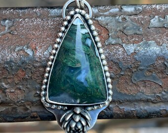 Moss agate pendant necklace/succulent jewelry/green agate jewelry/nature inspired necklace/earthy necklace/artisan made jewelry/luxe boho