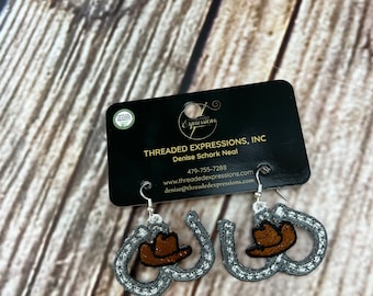 Pendientes de sombrero de vaquero con forma de herradura