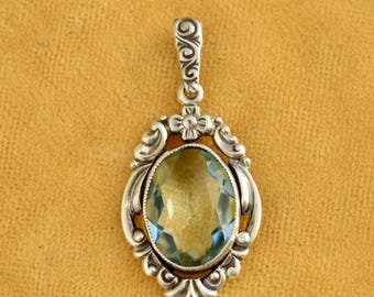 Pendentif floral ancien Art Nouveau en pâte bleue en argent 800