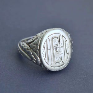 Antieke 800 zilveren zegelring: handgegraveerd EH-monogram (VS 9,25)