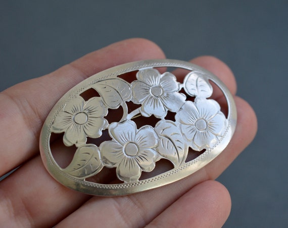 Large Art Deco hand engraved floral brooch, vinta… - image 5