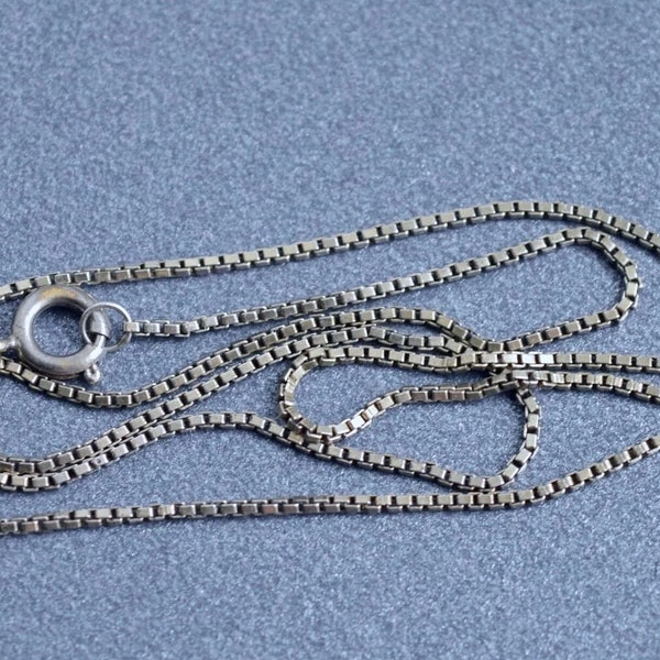 16" Vintage silver venetian chain necklace length 40.5 cm