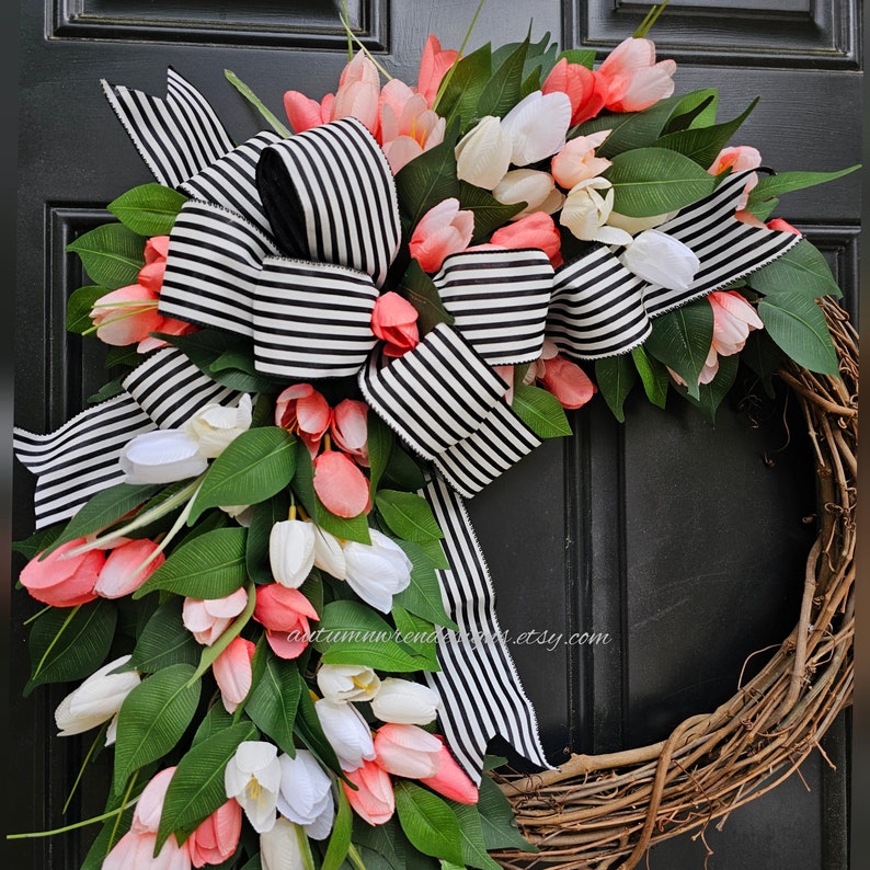 Spring Coral Peach Tulip Wreath, Spring Wreath for Front Door, Peach Tulip Wreath, Spring Farmhouse Wreath with Tulips, mothers day gift image 3