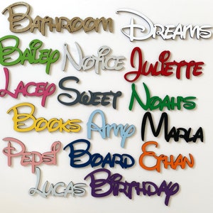 NUEVAS y MEJORADAS placas de puerta personalizadas para habitaciones de niños, nombres de Disney personalizados, hechas a pedido, arte de pared y manualidades, letras de madera