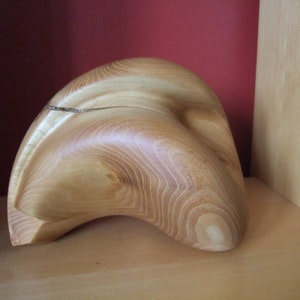 Holzskulptur aus Robinienstamm Bild 1