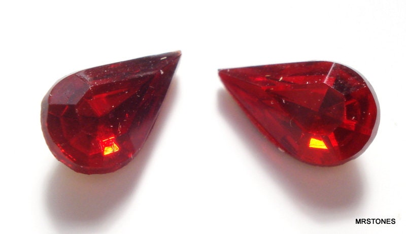 12 Pc 10x6mm Siam Red Pear Shape Teardrop Vintage