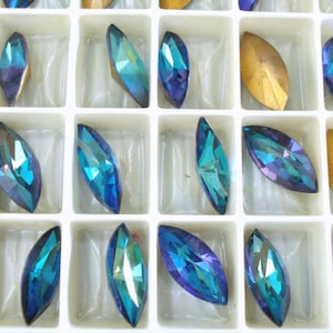 4 pc Lot 15x7mm Bermuda Blue Machine Cut Marquise Navette 4200 Swarovski Vintage Rhinestones