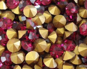 24 pc Lot Ruby 1100 18ss 4.2 4.3mm vintage Swarovski 1st Quality Gold Foiled vintage Strass (coupe 1100)