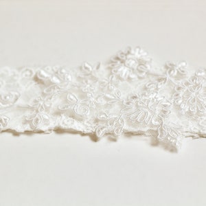 NELLIE Ivory Guipure Lace Wedding Garter.
