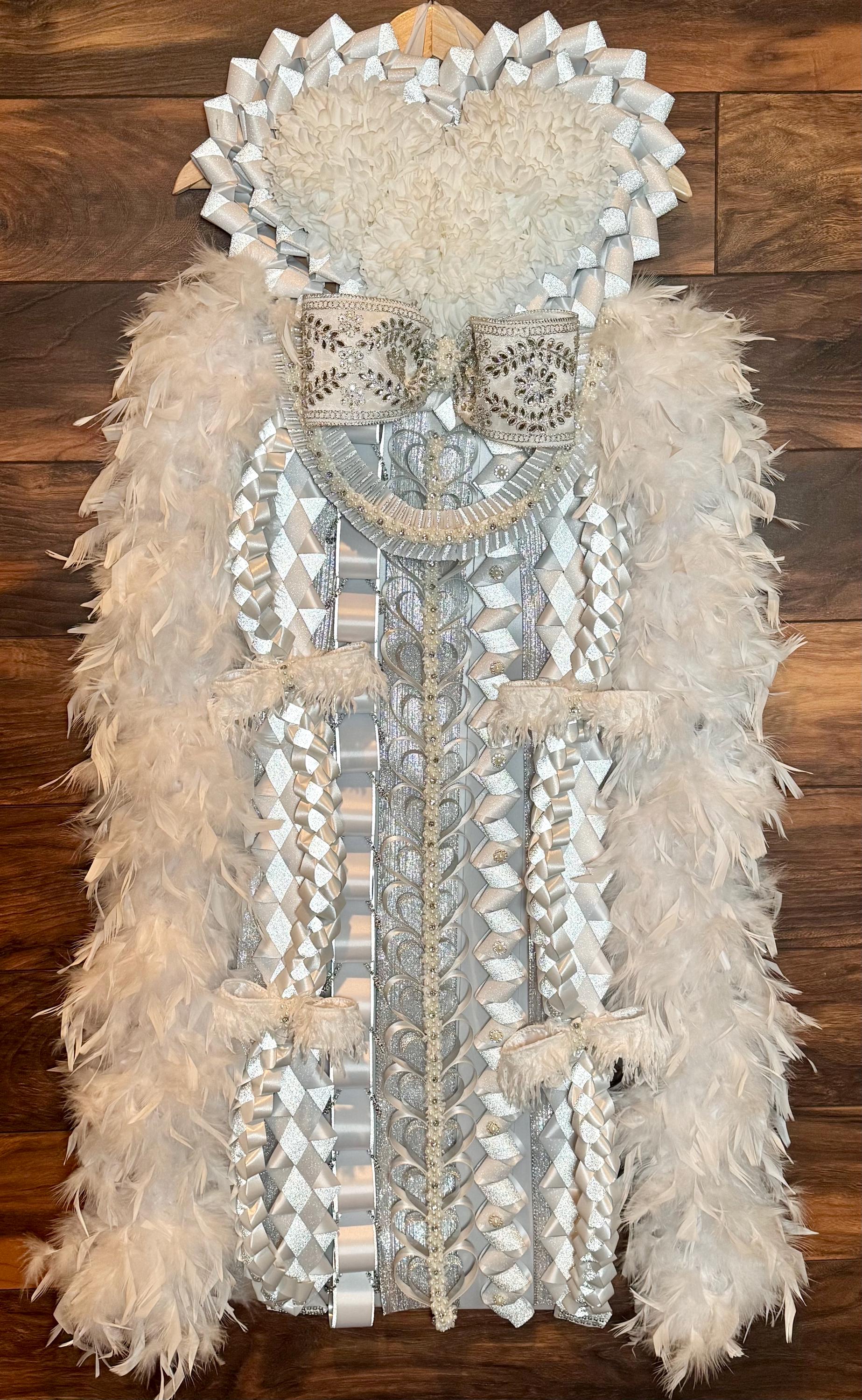 Triple deluxeMum, Custom Texas Homecoming Mums, Spirit Mums, Heart Shape mum, Senior Mum - PLS Inbox me before purchase to check availabilty