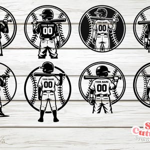 Puede incluir: Diseños de siluetas de jugadores de béisbol en blanco y negro. Cada diseño presenta a un jugador con un bate, que lleva un casco y una camiseta con el número "00" y el texto "YOUR NAME". Los diseños están dentro de un gráfico de béisbol.