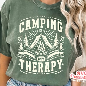 Camping es mi terapia svg - Camping SVG - Diseño de camisa - Archivo de corte - svg - dxf - eps - png - Silueta - Cricut