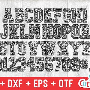 Puede incluir: Un alfabeto y n&uacute;meros en blanco y negro con un patr&oacute;n de estampado de leopardo. Las letras y los n&uacute;meros est&aacute;n en una fuente en negrita y de bloque. La imagen incluye el texto "SVG + DXF + EPS + OTF Cuttables".