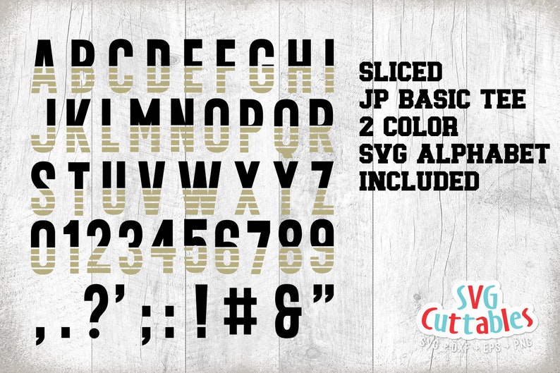 Pu&ograve; includere: Un font alfabetico bicolore con un design a righe. Il font include lettere maiuscole, numeri e segni di punteggiatura. Il testo "SLICED JP BASIC TEE 2 COLOR SVG ALPHABET INCLUDED" &egrave; incluso anche nell'immagine.