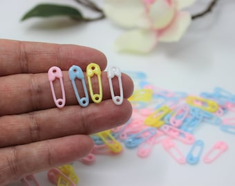 36 pcs/Pkg Miniature Diaper pins, Plastic Safety Pins for Baby Shower, Gender Reveal, Diaper Game supplies in Blue, Yellow, White, or Pink