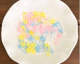 Mini Plastic Safety Pins, 48PCS – Baby Shower Favors, Gender Reveal Game, Table Decorations