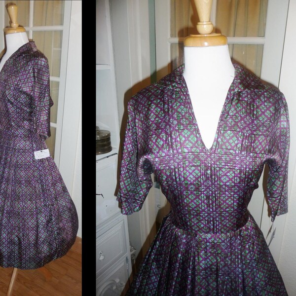 Vintage ROCKABILLY 1950s Purple and Green Plaid Day Dress Mad Men Lucy Secretary Larger Size Metal Zipper