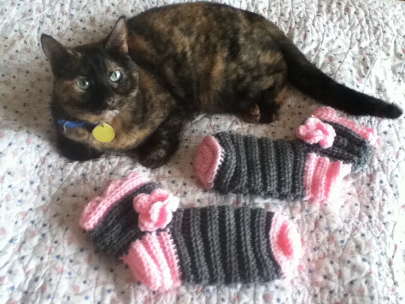 ruffle Slipper Socks Gray with Pink Toes Flower