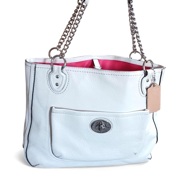 バッグ Y2K COACH Leather Shoulder ToteBag White Y2K Coach Ivory Leather Chain Shoulder Bag Turnlock Pocket Coral