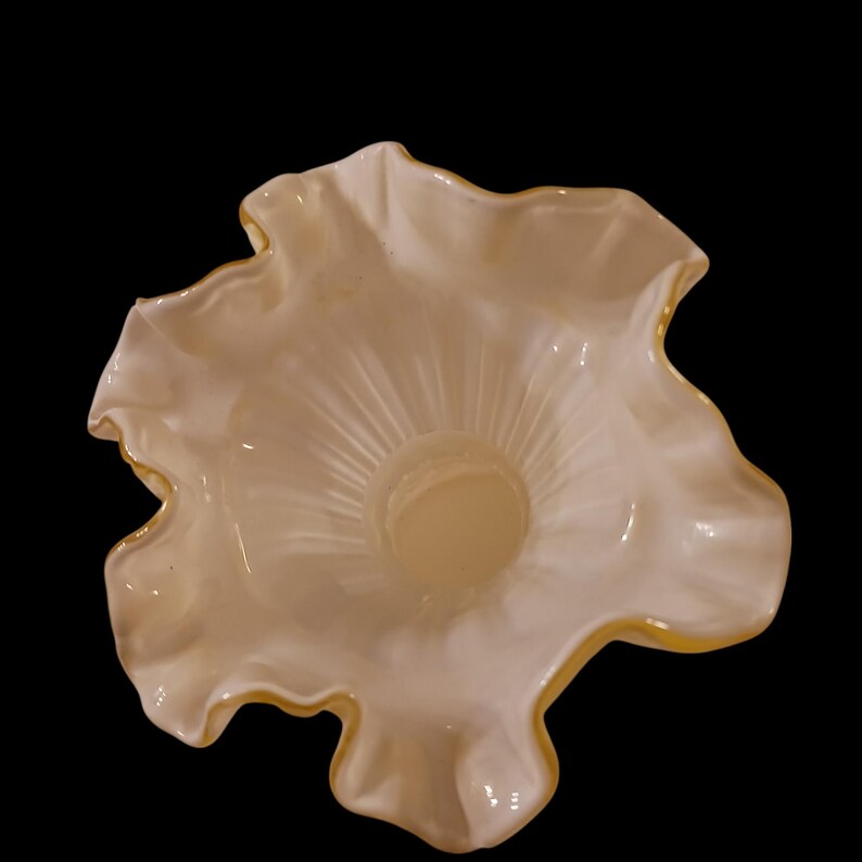 Fenton Art Glass Company Vase - Thumbnail 4