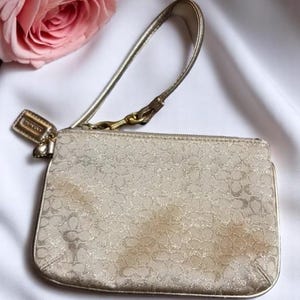 Pochette de poignet Coach en jacquard métallique doré à monogramme C - Petit sac à main en cuir vintage avec doublure rose - Idée cadeau de créateur