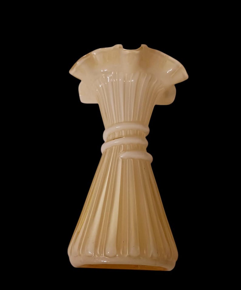 Fenton Art Glass Company Vase - Thumbnail 2